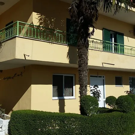 Qeli Apartments